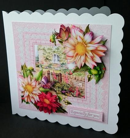 8x8 Rose Cottage with Dahlia Mini Kit by Sue Soules