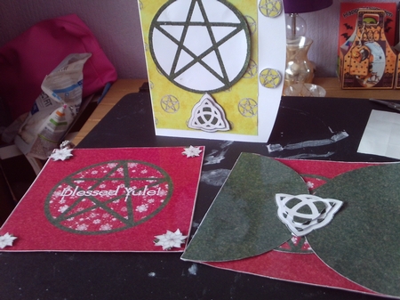 Red, Green & White Yule Flakes Decoupage Pyramage Pagan Holiday Mini Kit by Susan Goodwin