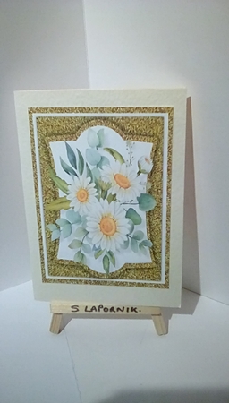A5 Beautiful Daisys on gold Featured Gallery Photo