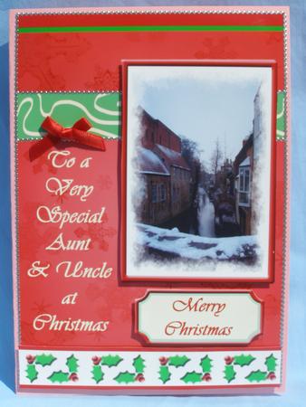 Christmas Greetings to an Aunt & Uncle (red) - A5 by Susan Smith