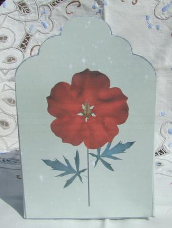 Pretty Red Flower Tag Box by Susan Smith