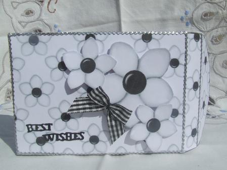 Daisy Dots Gift Box by Susan Smith