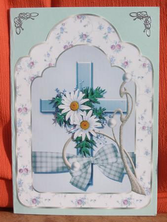 Daisies & Cross Tag Topper by Susan Smith