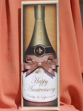 Large Dl Anniversary Champers in a Box Quick Card 3D Decoupa by Susan Smith