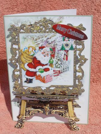 Stand Out Easel Card Santas Coming by Susan Smith