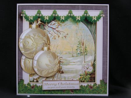Cardtopper Vintage Christmas Bauble Gold 465 by Susan Smith