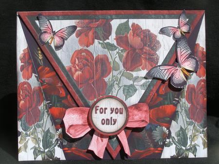 Red Roses Vintage Triangle Fancy Fold Card 566 by Susan Smith