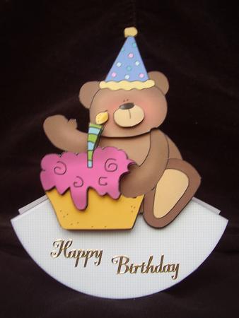 Birthday Bear Wobble Card by Susan van Dijk