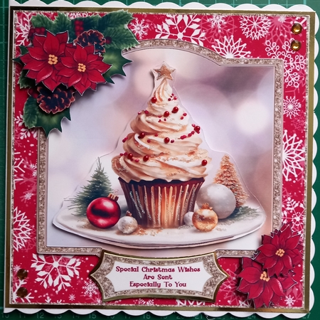 Christmas Golden Cupcake - Mini Kit by Susan Heanes