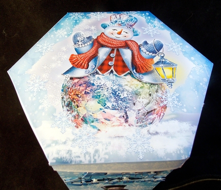 GORGEOUS TALL HEXAGONAL DECOUPAGE BOX - SNOWMEN 2 by Susan Mehlbaum