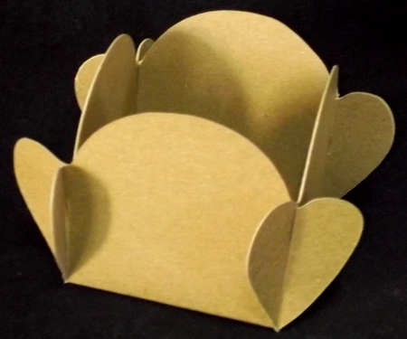 467 Heart Treat Basket by Suzi Cooper