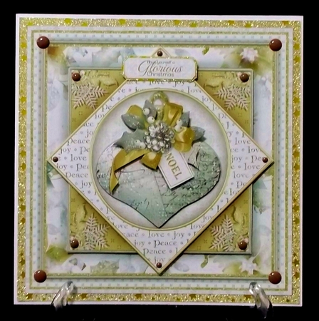 GOLD & WHITE CHRISTMAS BAUBLE 7.5 Decoupage & Insert Mini Kit by Suzi Cooper