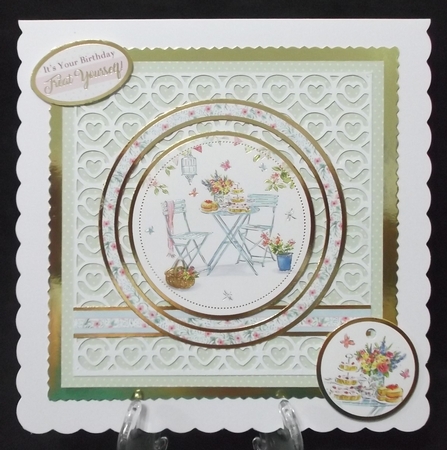 Outline Hearts in Circles Card Cutting Template by Suzi Cooper