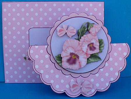 Pansy Scallop Over the Edge Kit by Suzi Cooper
