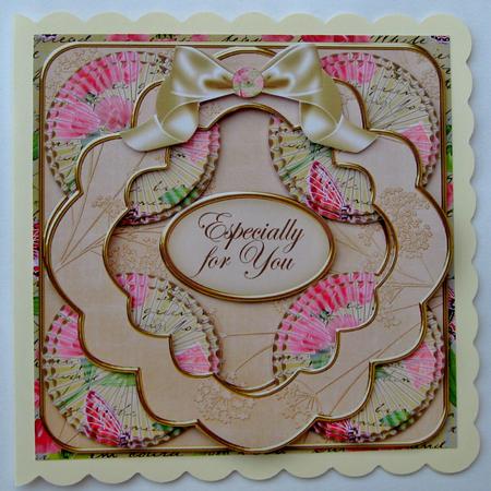 Cream Sweetpea Especially for You 3D Rosette 8in Kit by Suzi Cooper