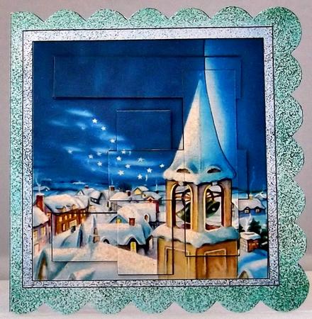 Intertwined Pyramid Beauty at Christmas Scallopped Green by Suzi Cooper
