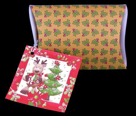 Christmas Holly Paper (yellow) by Suzi Cooper