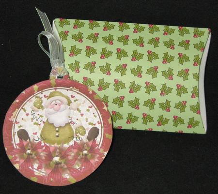 Christmas Holly Paper (green) by Suzi Cooper