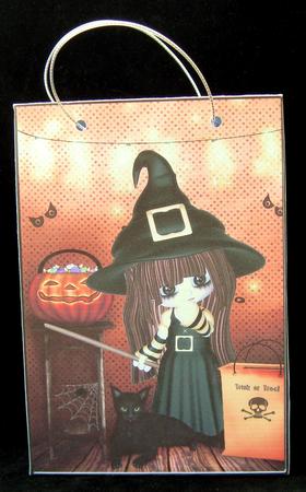 Trick or Treat Bag - Light by Suzi Cooper