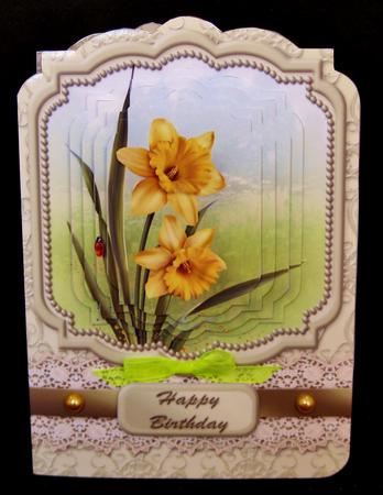 Daffodil Days Fancy Frame Mini Kit by Suzi Cooper