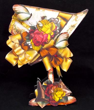 Antique Yellow Bonnet by Suzi Cooper