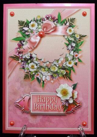 Floral Wreath Scalloped Pyramage by Suzi Cooper