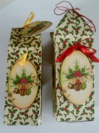 Holly Berries Christmas Pyramid Box by SYLVIA Chapman