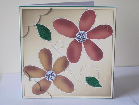 8 x 8 Daisy Daisy Scalloped Corner Topper by Tracey Hutsby