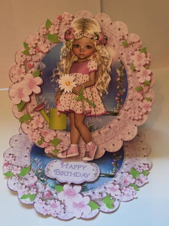 Sweet Little Flower Girl Scalloped Round Easel Card Mini Kit by Tracey Drage-Baillie