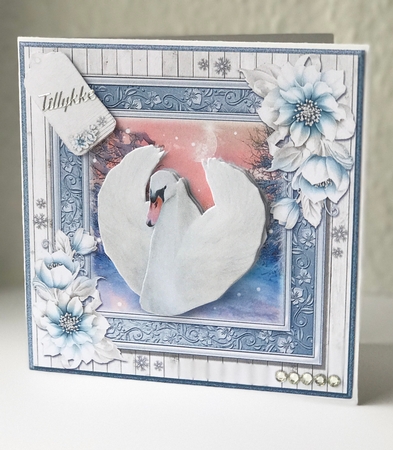 The Christmas Eve Swan by Ulla Skraedderdal
