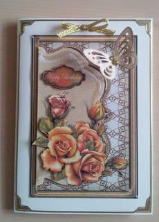 Envelop Golden Roses by Ulla Skraedderdal