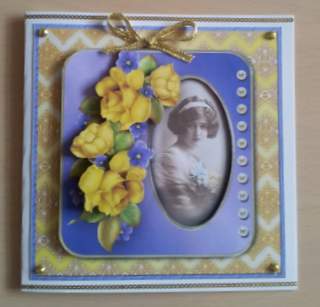 Pretty Pictures Mini Kit - Portrait with Yellow Roses by Ulla Skraedderdal