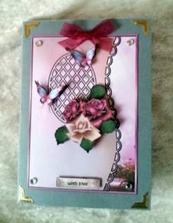 Scalloped S Edged Lattice Card Antique Roses by Ulla Skraedderdal