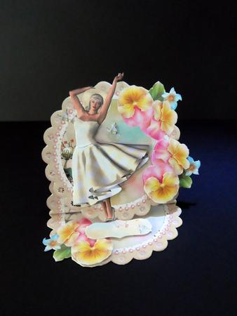1950s Lemon Lady Scalloped Round Easel Card Mini Kit by Ulla Skraedderdal