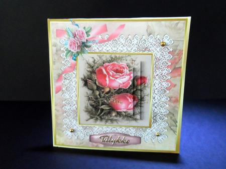 Lovely Vintage Roses on Fine Lace ( Pyramarge ) by Ulla Skraedderdal