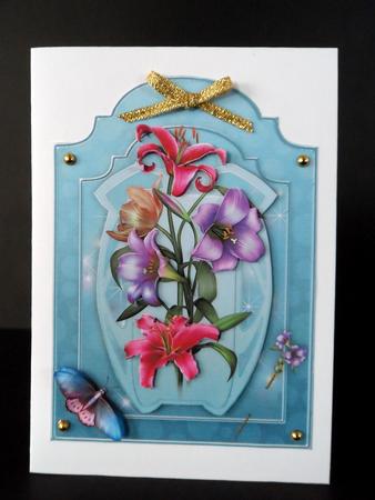 Bouquet - Shaped Card Front with Step by Step by Ulla Skraedderdal