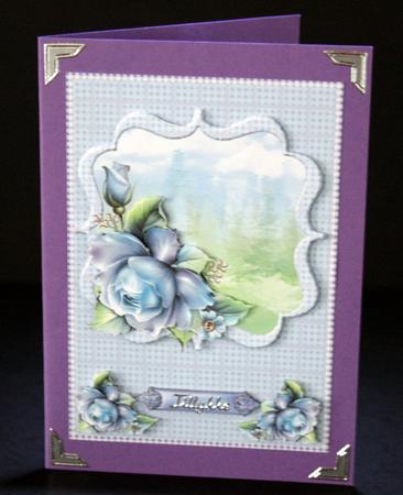 Scallop Topper Bleu Roses by Ulla Skraedderdal