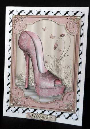 The Eccentric Pink Shoe by Ulla Skraedderdal