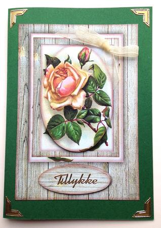 Vintage Sympathy Rose -  by Ulla Skraedderdal