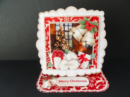 Gifts Under the Tree - Lace Edged Easel Card Mini Kit by Valerie Spowart