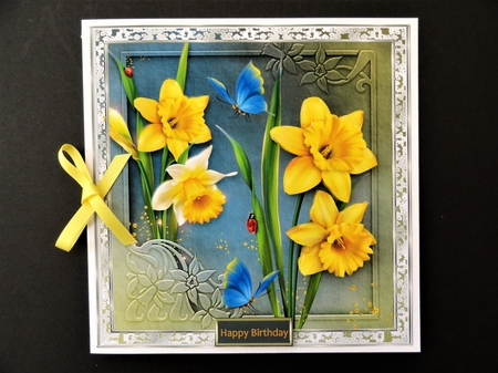 Golden daffodil by Valerie Spowart