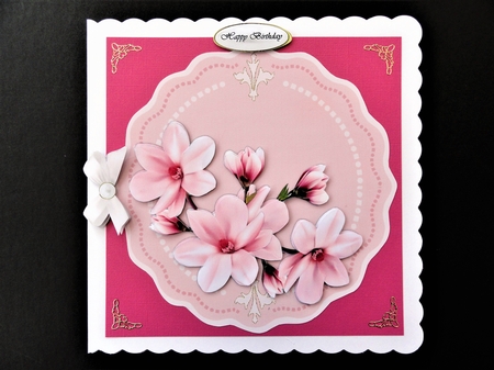 Round Topper Beautiful Magnolias by Valerie Spowart