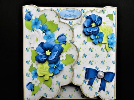Pretty Posies - Scallop Gatefold Card Mini Kit by Valerie Spowart