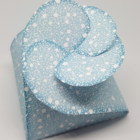 Christmas 3 Flecks of Snow Twisted Gift Box by Vicky Sumner