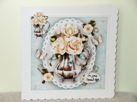 Vintage Elegant Vase with Beige Roses Mini Kit by Wayne Swan