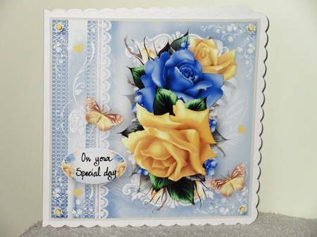 Bouquet Vintage Blue and Yellow Roses Mini Kit by Wayne Swan