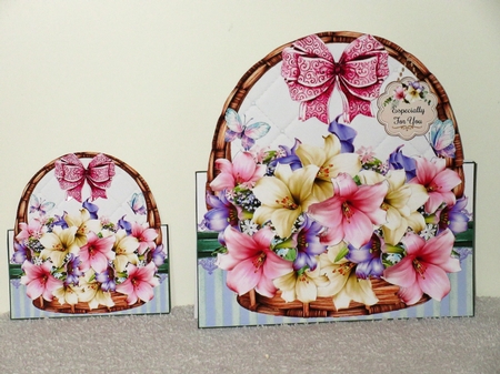 Lily Basket Shaped Mini Page Kit  by Wayne Swan