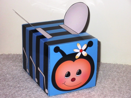 3D Cute Critter Treat Box Gift Set Mini Kit - Bumble Bee by Wayne Swan
