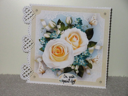 Fresh Soft Yellow Bouquet Roses Mini Kit by Wayne Swan