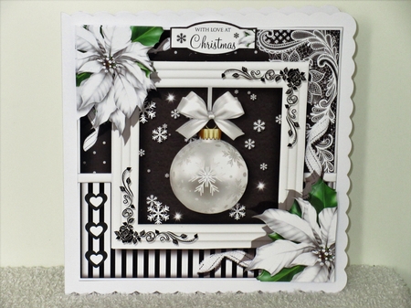 The Elegant Christmas Bauble by Wayne Swan